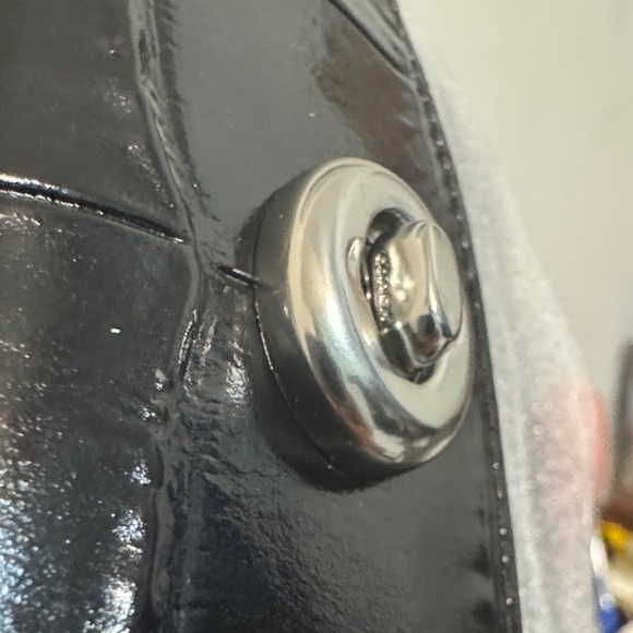 Coach Turn Lock with Chain - Picture 3 of 11